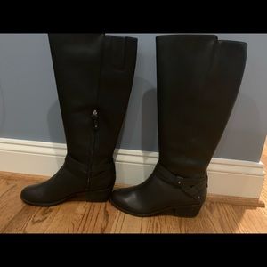 8.5 wide calf black boots - no tags but NEVER WORN